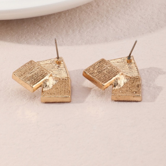 **PETRA* Gold x Square Color Block Fashion Earrings - Picture 3 of 3